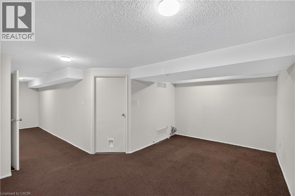1556 Lancaster Drive Unit# 74, Oakville, Ontario  L6H 2Z4 - Photo 34 - 40871049