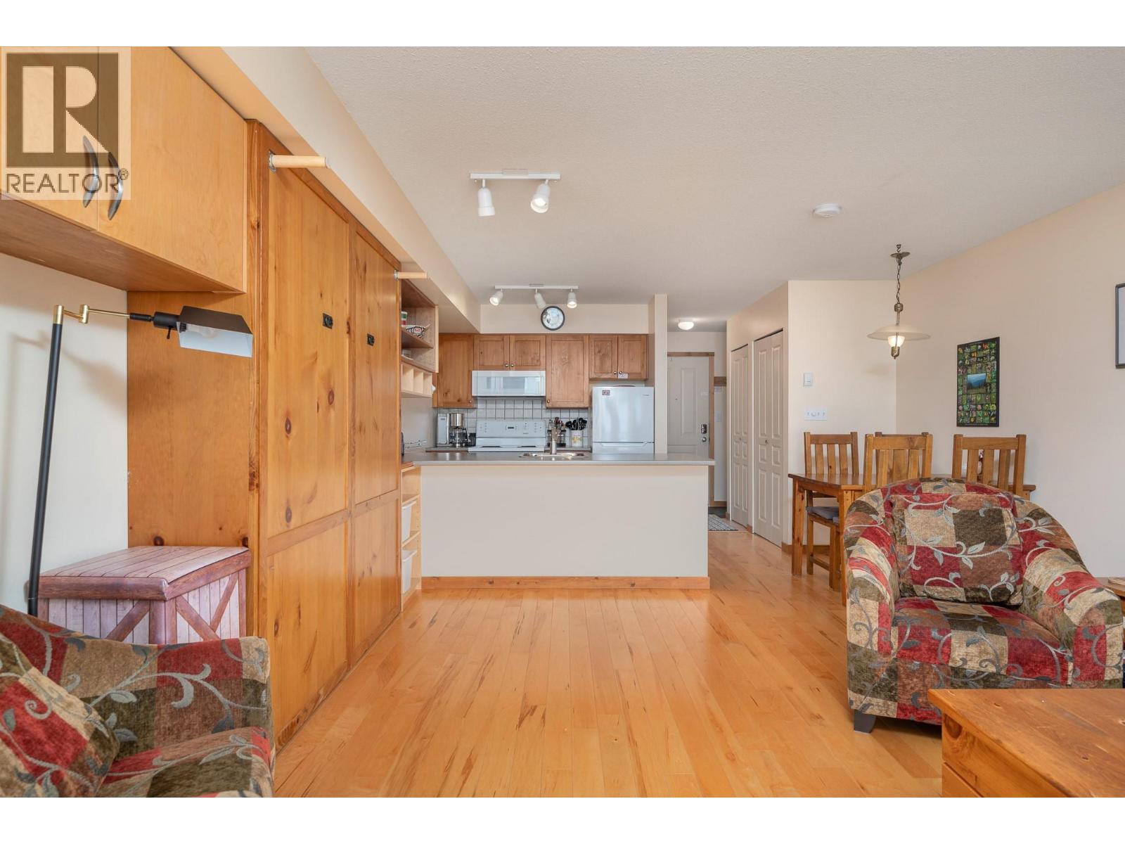 9808 Silver Star Road Unit# 202, Silver Star, British Columbia  V1B 3X4 - Photo 11 - 10402750