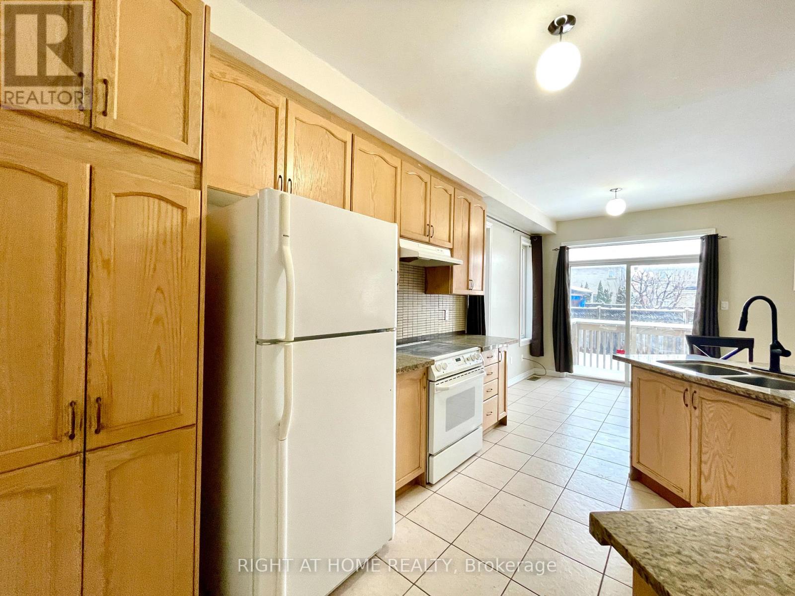 A - 10 Vanderbrink Drive, Brampton (Sandringham-Wellington), Ontario  L6R 0E5 - Photo 6 - W14034248