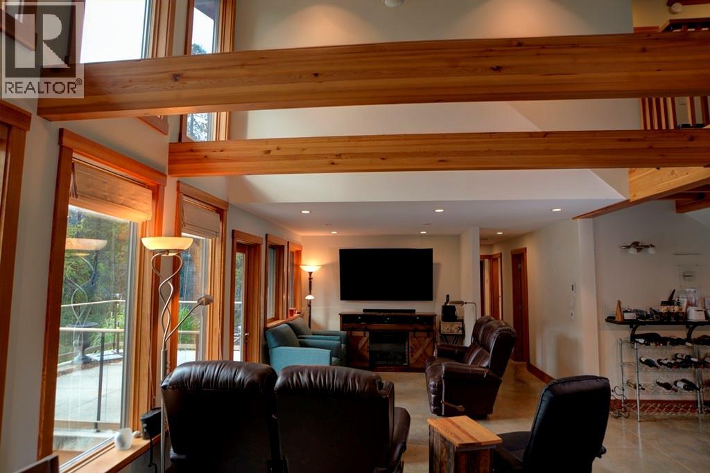 4662 Crescent Road, Nelson, British Columbia  V1L 6N3 - Photo 12 - 10403456