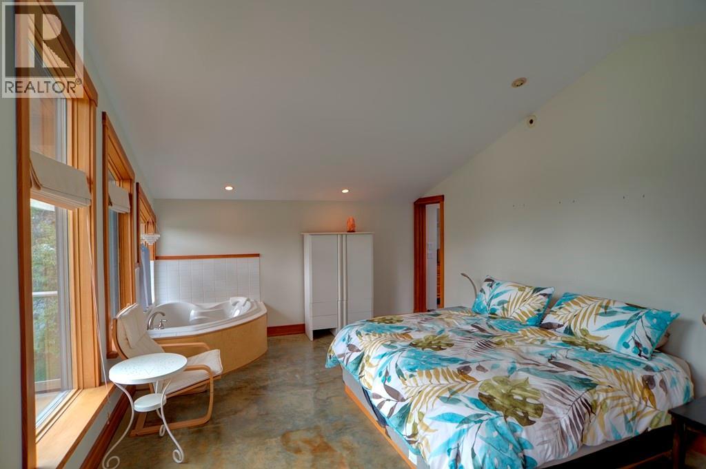 4662 Crescent Road, Nelson, British Columbia  V1L 6N3 - Photo 14 - 10403456