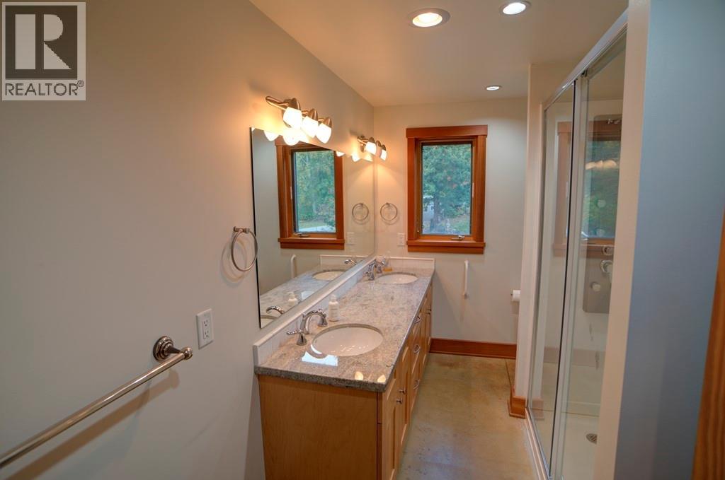 4662 Crescent Road, Nelson, British Columbia  V1L 6N3 - Photo 16 - 10403456