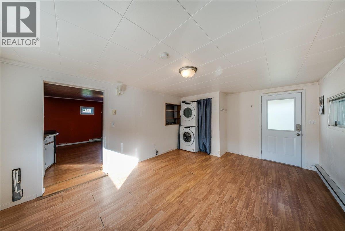 526 8th Avenue, Castlegar, British Columbia  V1N 1N6 - Photo 6 - 10403091
