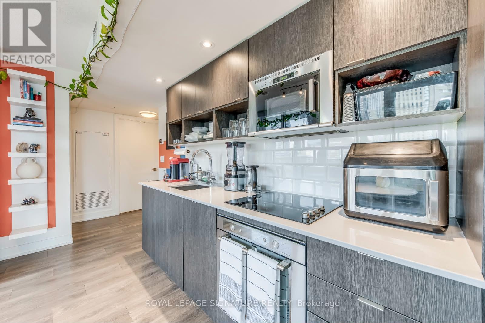 1011 - 89 Mcgill Street, Toronto, Ontario  M5B 1H5 - Photo 3 - C14034324