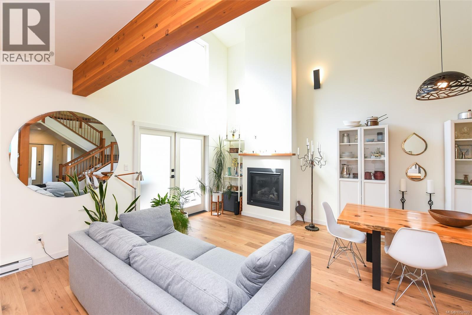 C 221 Glacier View Dr