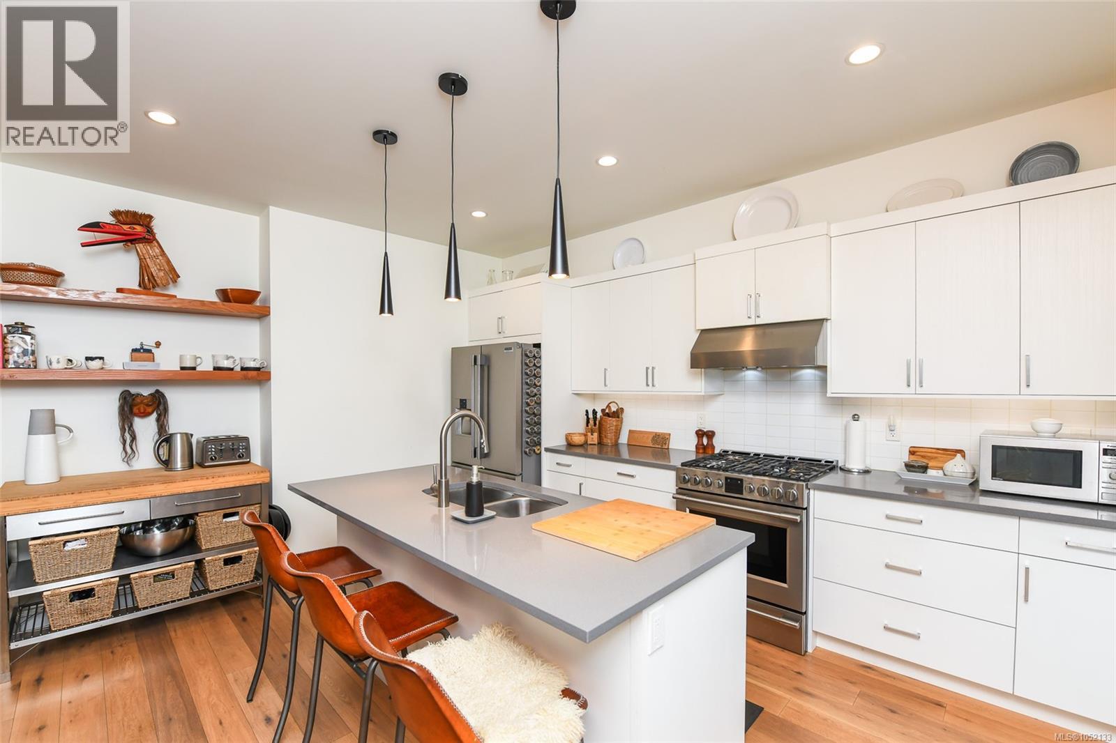 C 221 Glacier View Dr
