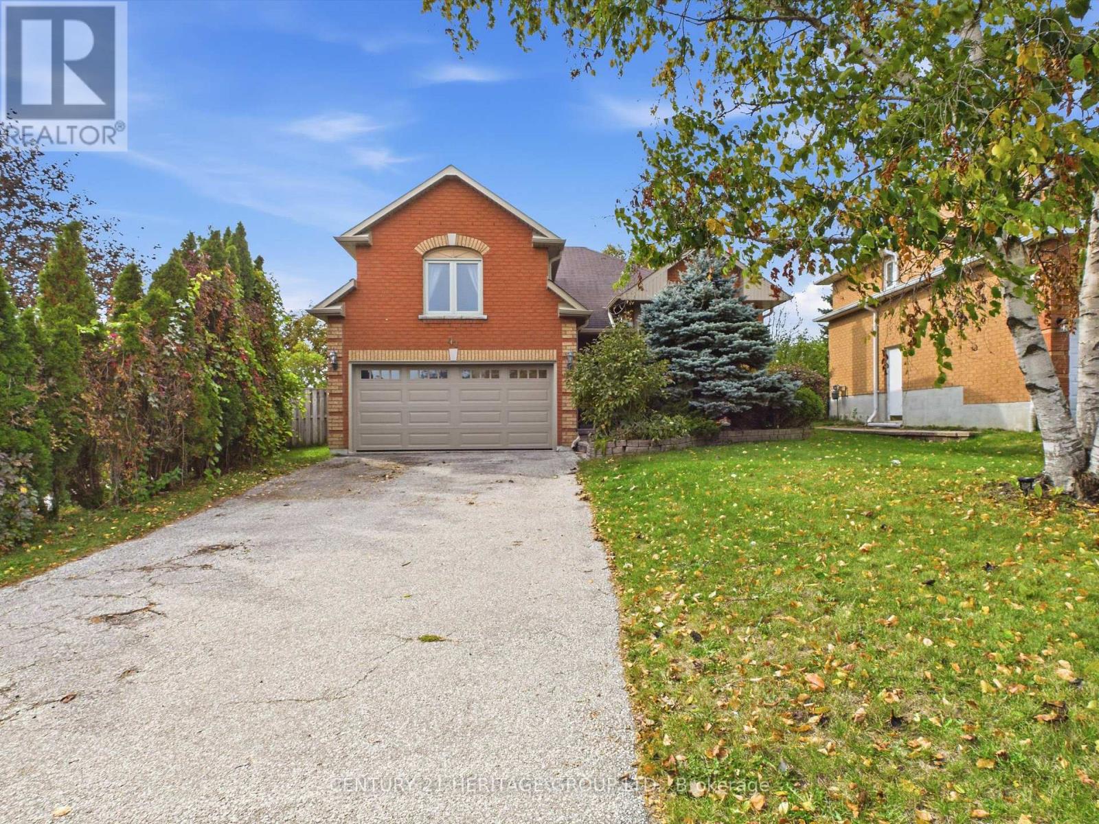 41 Mills Court, Bradford West Gwillimbury, Ontario  L3Z 2Y2 - Photo 1 - N14034262
