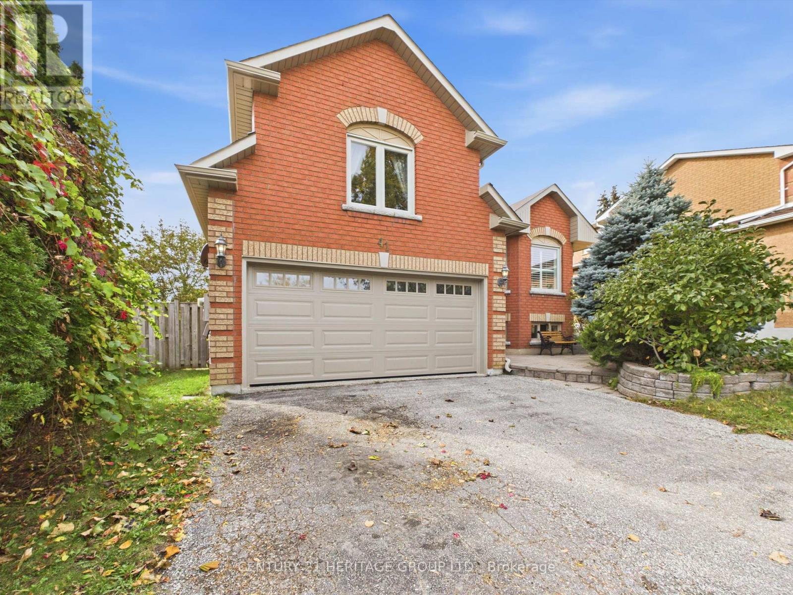 41 Mills Court, Bradford West Gwillimbury, Ontario  L3Z 2Y2 - Photo 3 - N14034262