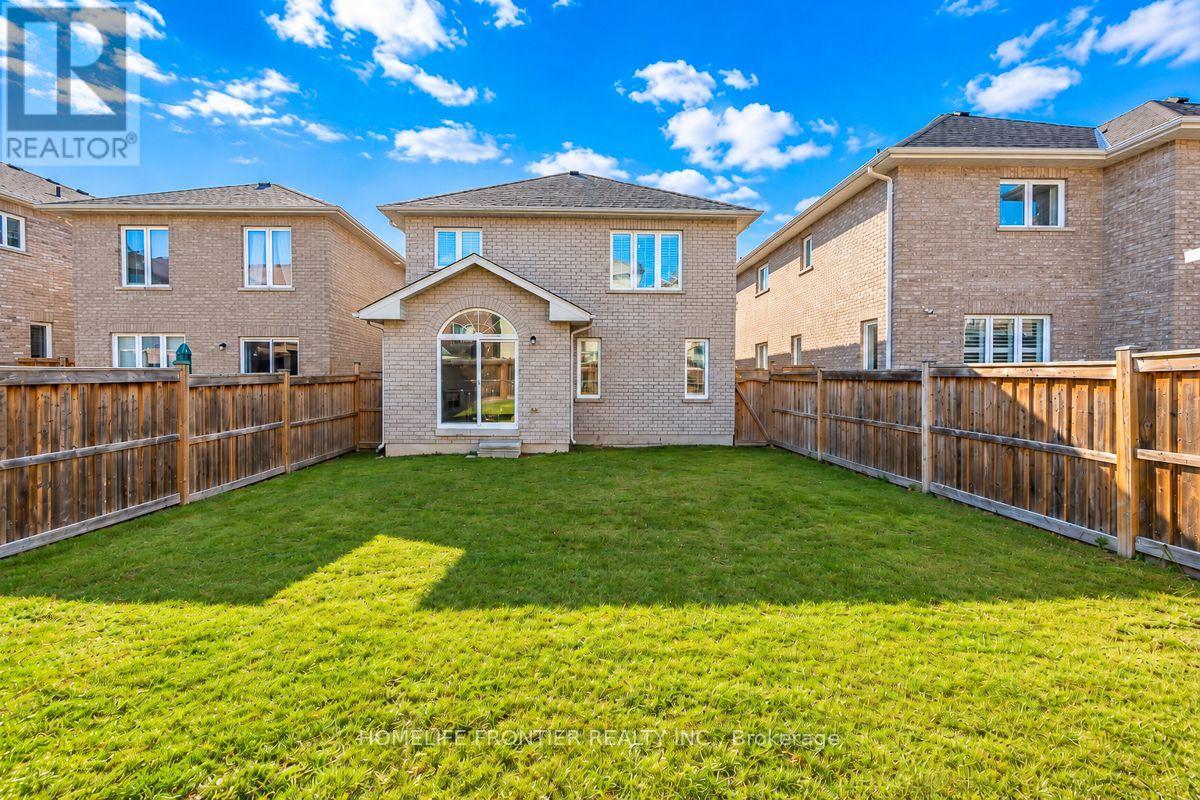 18 Hopkins Crescent, Bradford West Gwillimbury, Ontario  L3Z 0R6 - Photo 34 - N14034290
