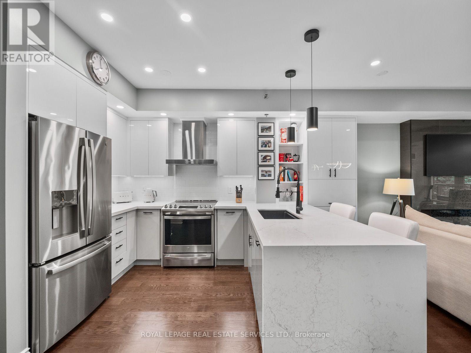 108 - 2230 Lake Shore Boulevard W, Toronto (Mimico), Ontario  M8V 0B2 - Photo 6 - W14034276