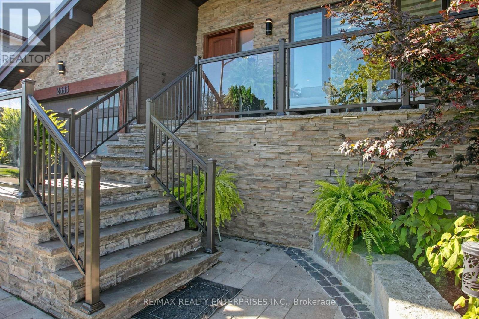 2683 KINGSBERRY CRESCENT Mississauga (Cooksville) Ontario Canada L5B2K6 2