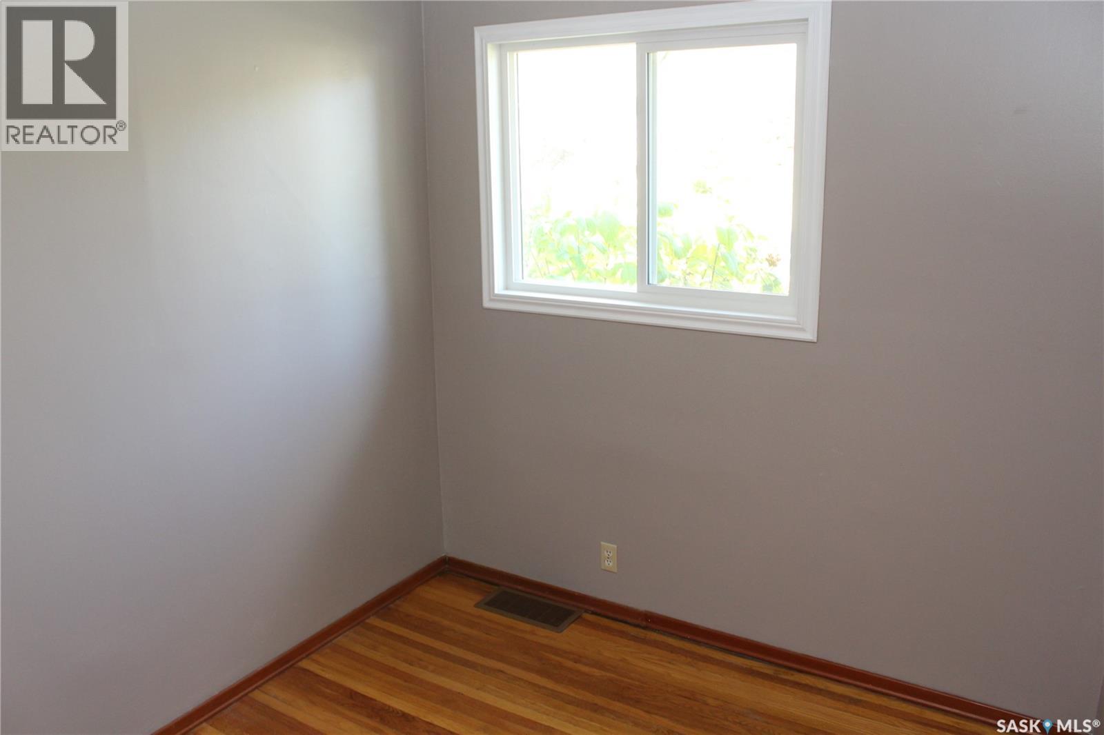 1728 Connaught Street, Regina, Saskatchewan  S4T 4T2 - Photo 13 - SK051137