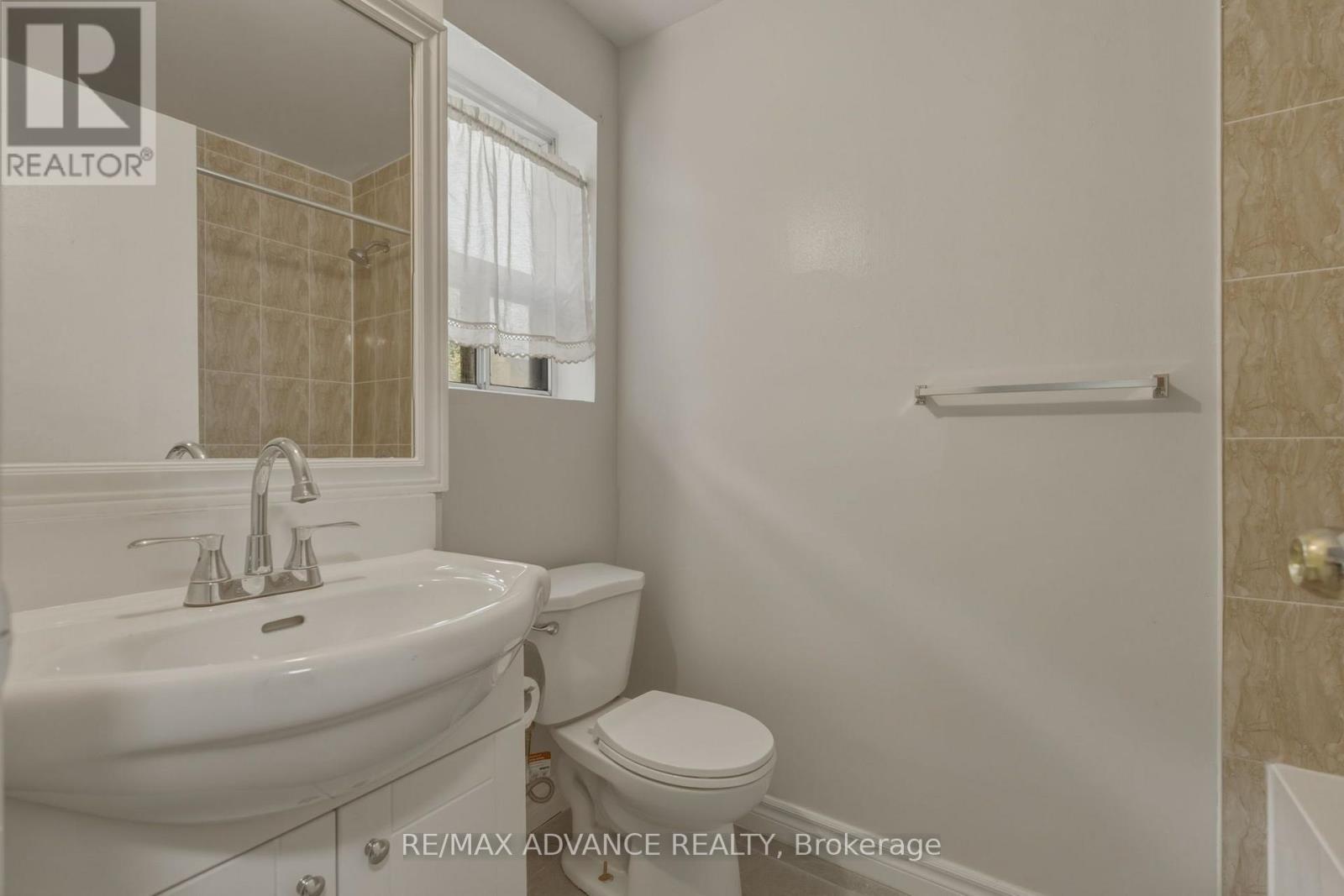 82a Augusta Avenue, Toronto, Ontario  M5T 2L1 - Photo 19 - C13877000