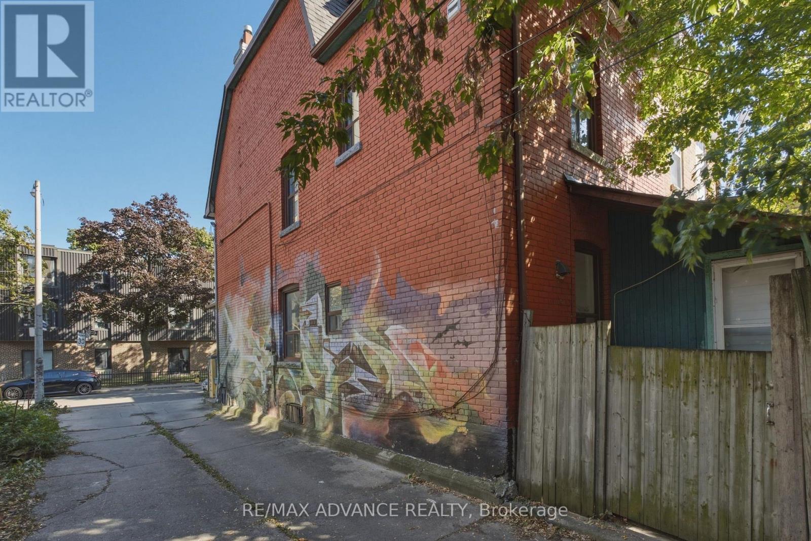 82a Augusta Avenue, Toronto, Ontario  M5T 2L1 - Photo 44 - C13877000