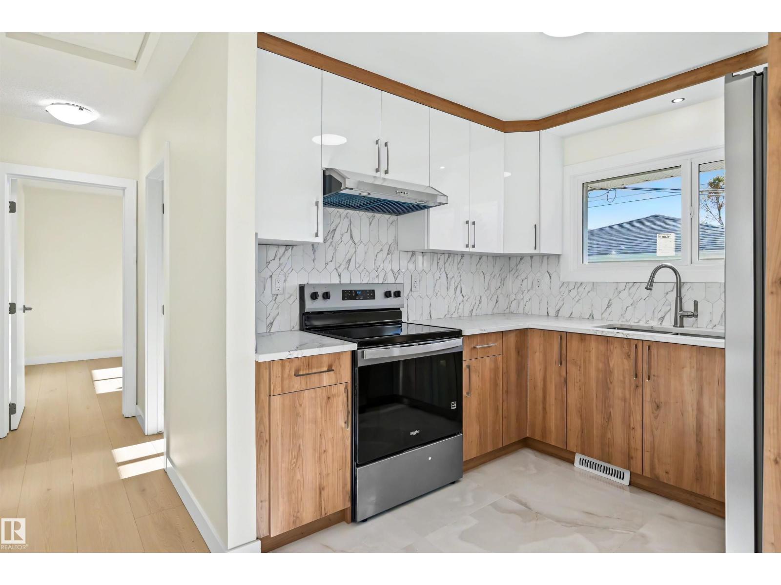 5707 90 AV NW, Edmonton, Alberta