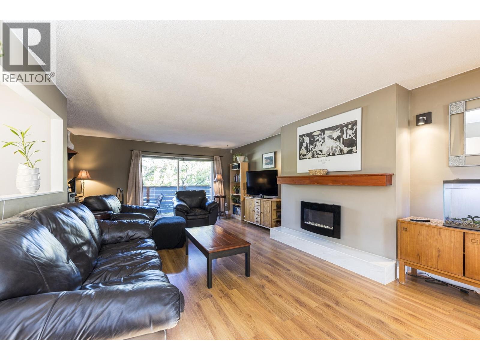 741 E 18th Street, North Vancouver, British Columbia  V7L 2Y7 - Photo 3 - R3175496