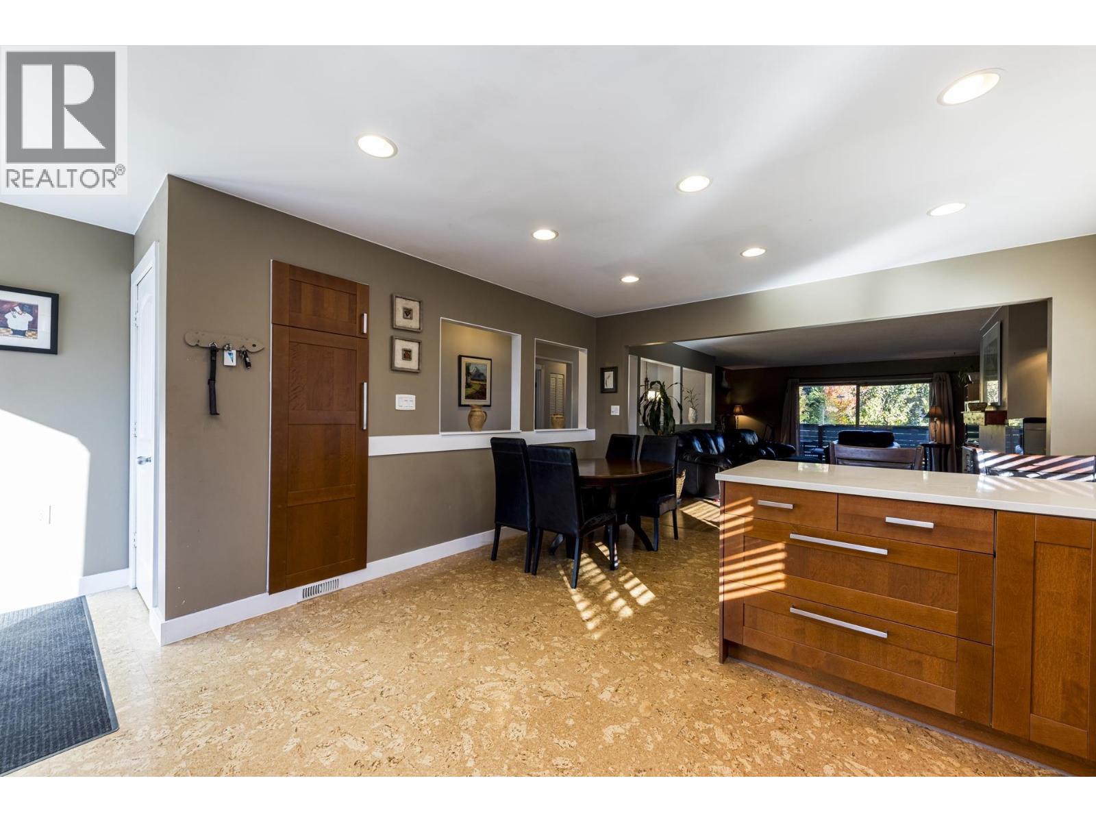 741 E 18th Street, North Vancouver, British Columbia  V7L 2Y7 - Photo 8 - R3175496