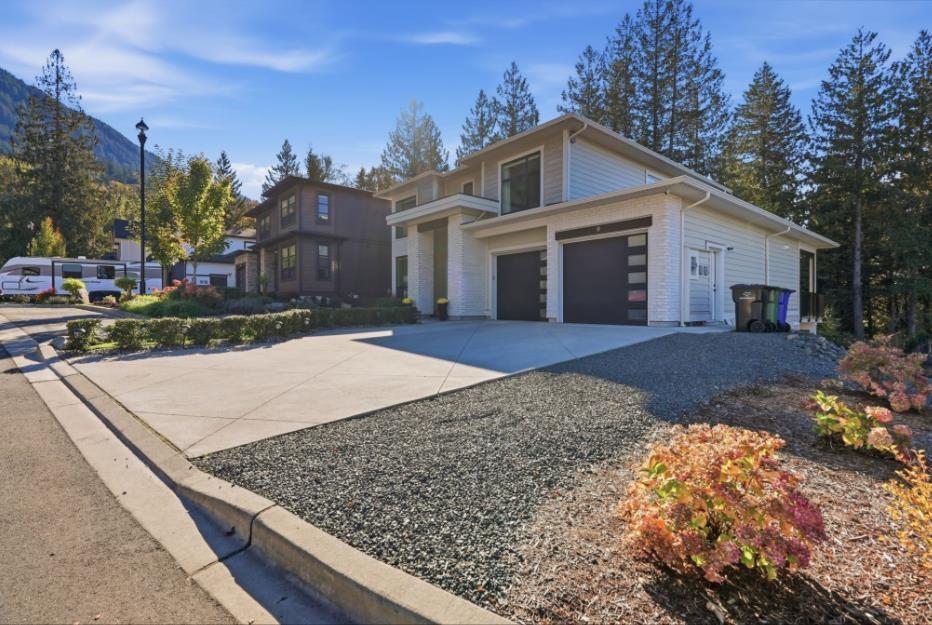 9 7259 RAMSAY PLACE|Eastern Hillsides