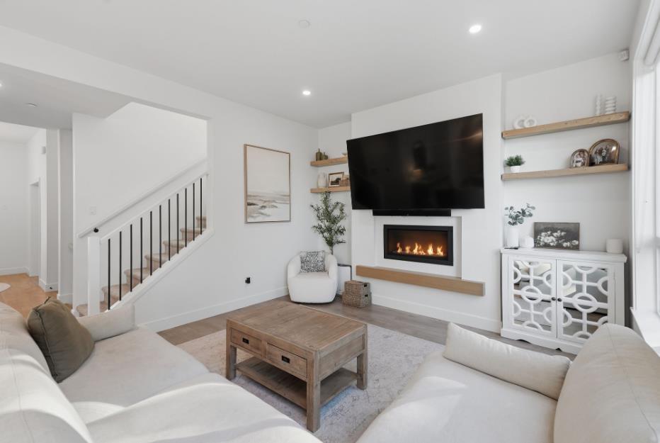 9 7259 RAMSAY PLACE|Eastern Hillsides