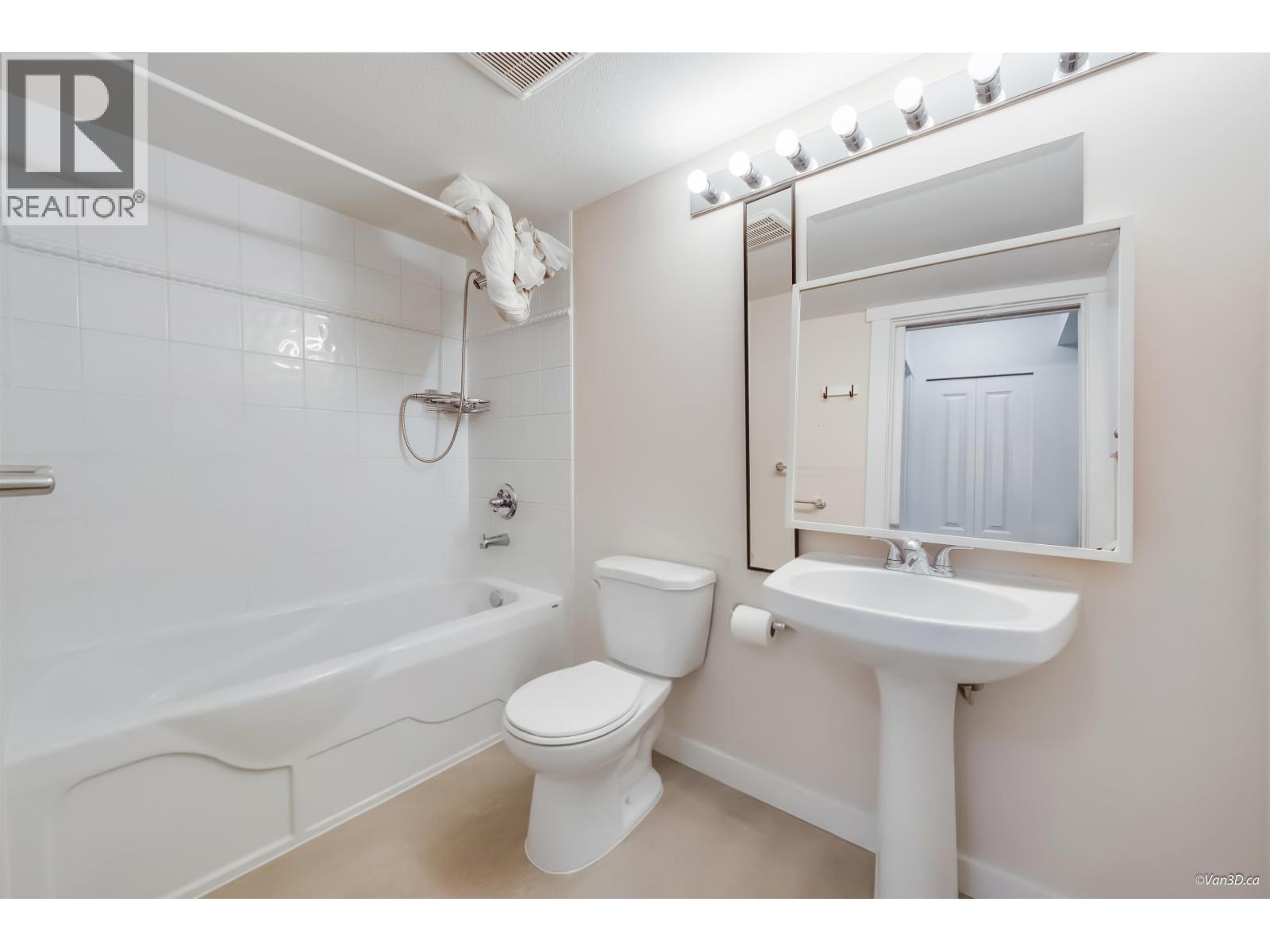208 1420 Parkway Boulevard, Coquitlam, British Columbia  V3E 3J6 - Photo 12 - R3174521