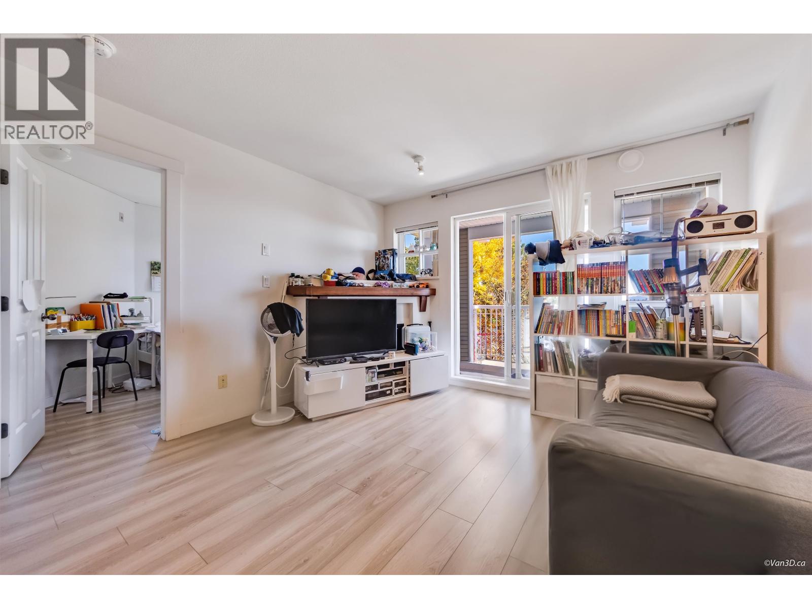 208 1420 Parkway Boulevard, Coquitlam, British Columbia  V3E 3J6 - Photo 6 - R3174521