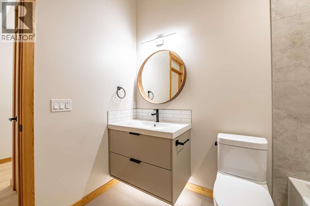 916 Carbonate Street Unit# 2, Nelson, British Columbia  V1L 4R4 - Photo 17 - 10403663