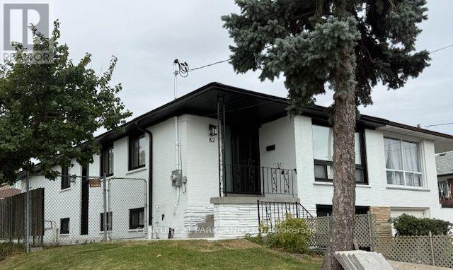 Main Level - 82 Verobeach Boulevard, Toronto, Ontario  M9M 1P9 - Photo 2 - W14034336