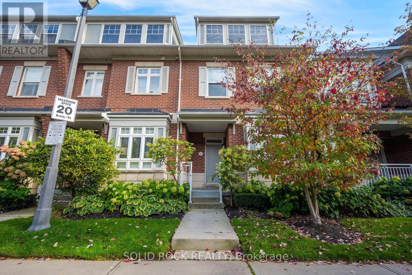 13 COMPASS WAY, Mississauga, Ontario