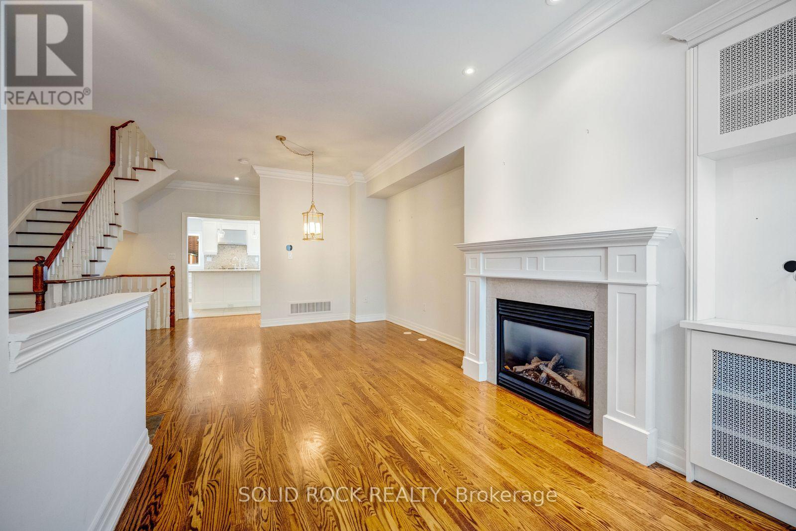 13 Compass Way, Mississauga, Ontario  L5G 4T8 - Photo 8 - W14034348