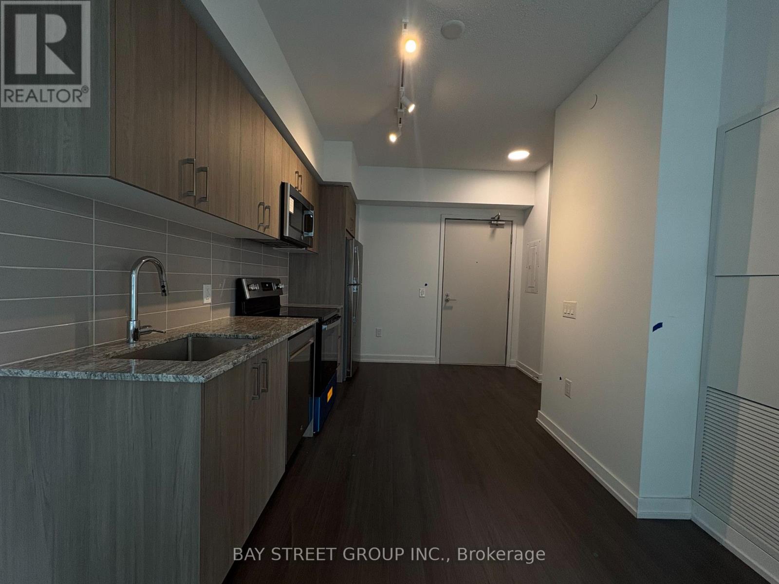 1717 - 4010 Eglinton Avenue W, Toronto, Ontario  M9A 0G5 - Photo 5 - W14034372