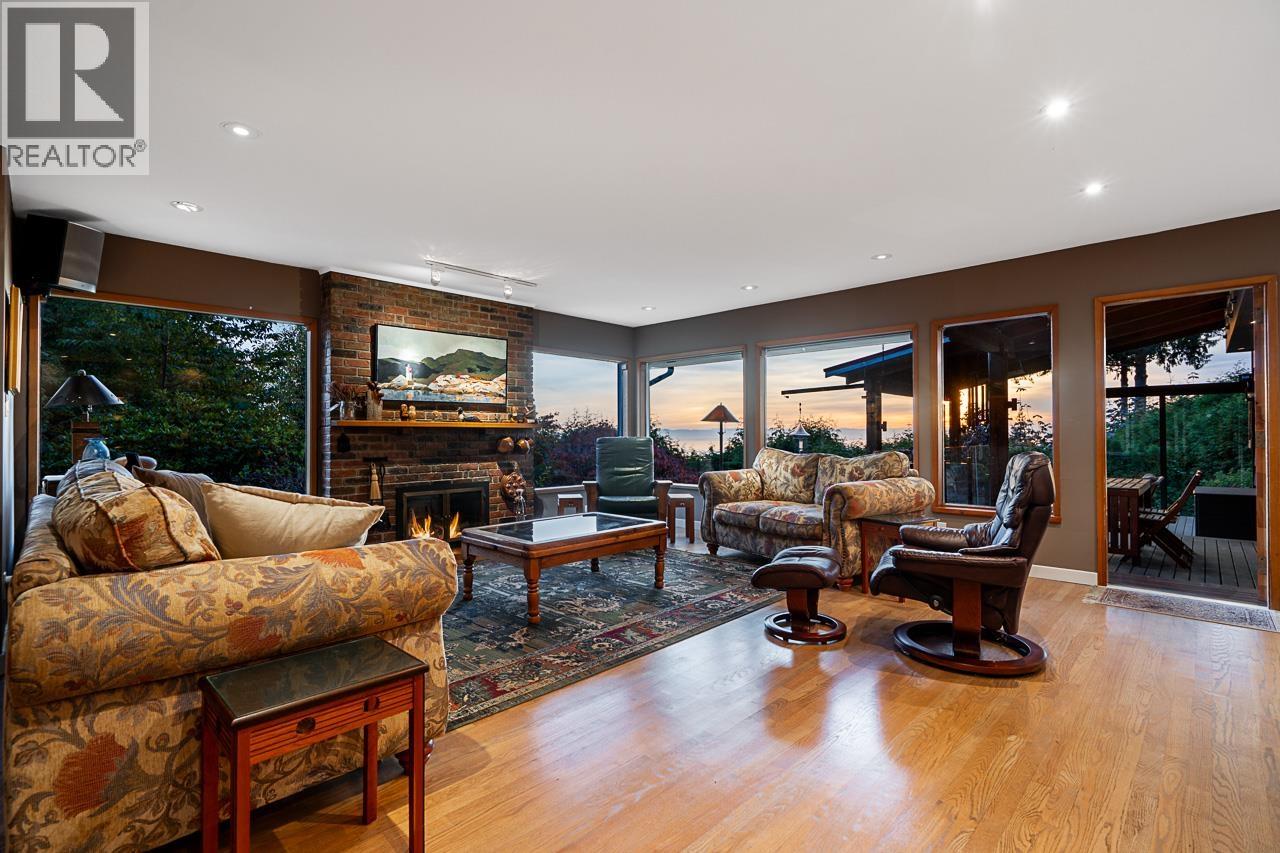 2215 Chairlift Road, West Vancouver, British Columbia  V7S 2T4 - Photo 4 - R3174900