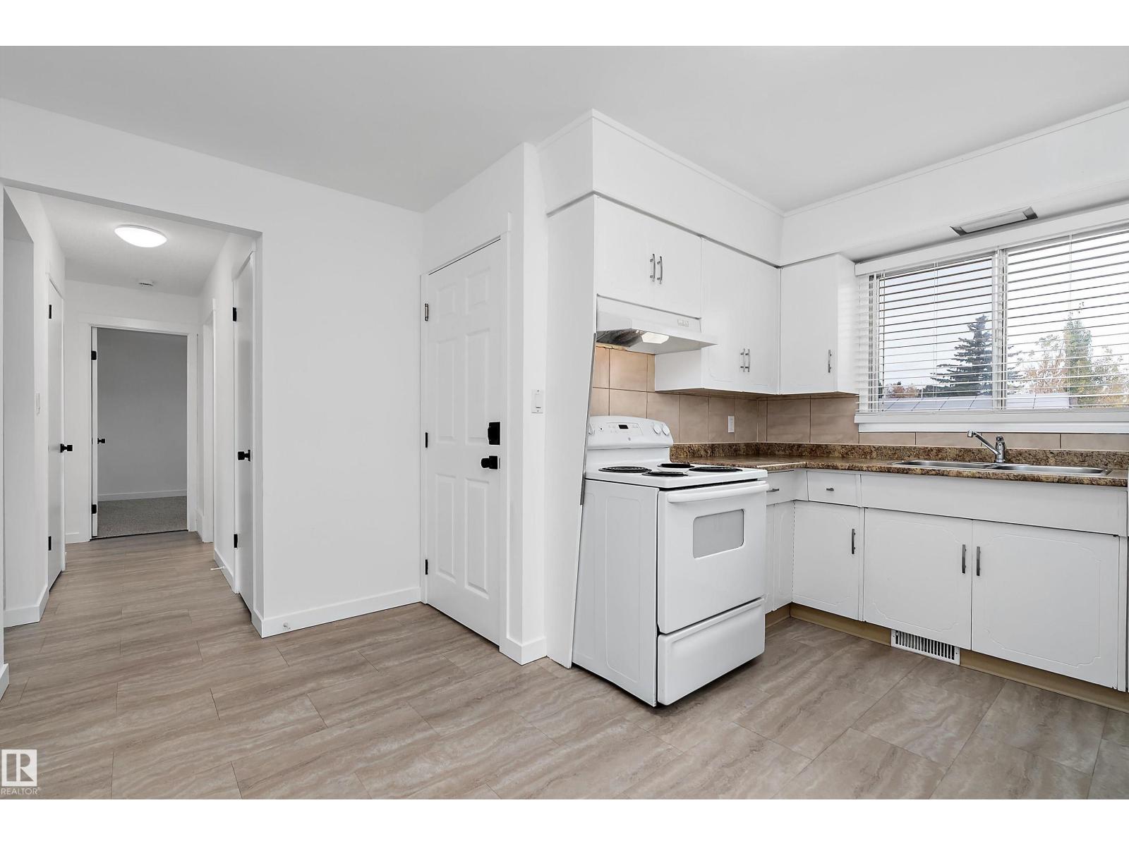 8612 30 AV NW NW