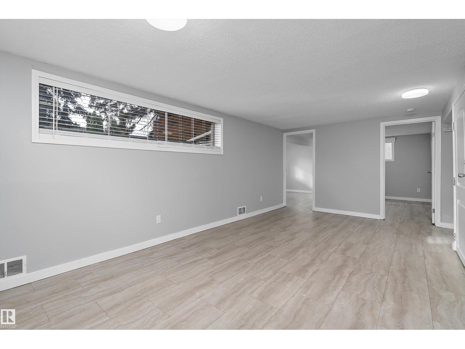 8612 30 AV NW NW