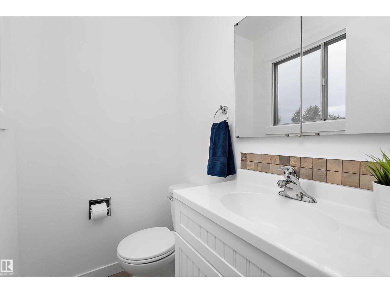 8612 30 AV NW NW