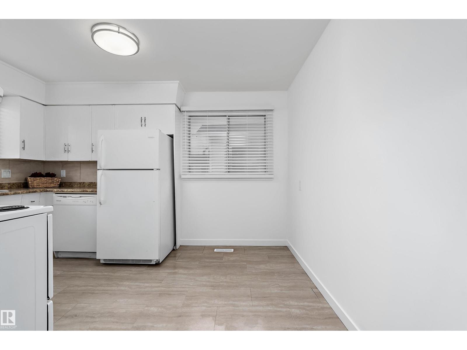 8612 30 AV NW NW