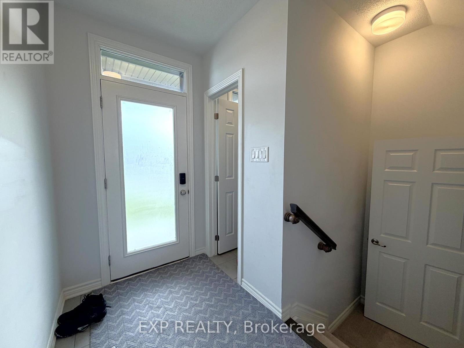 27 Bermondsey Way, Ottawa, Ontario K2S 2Y7 - Photo 3 - X14034412