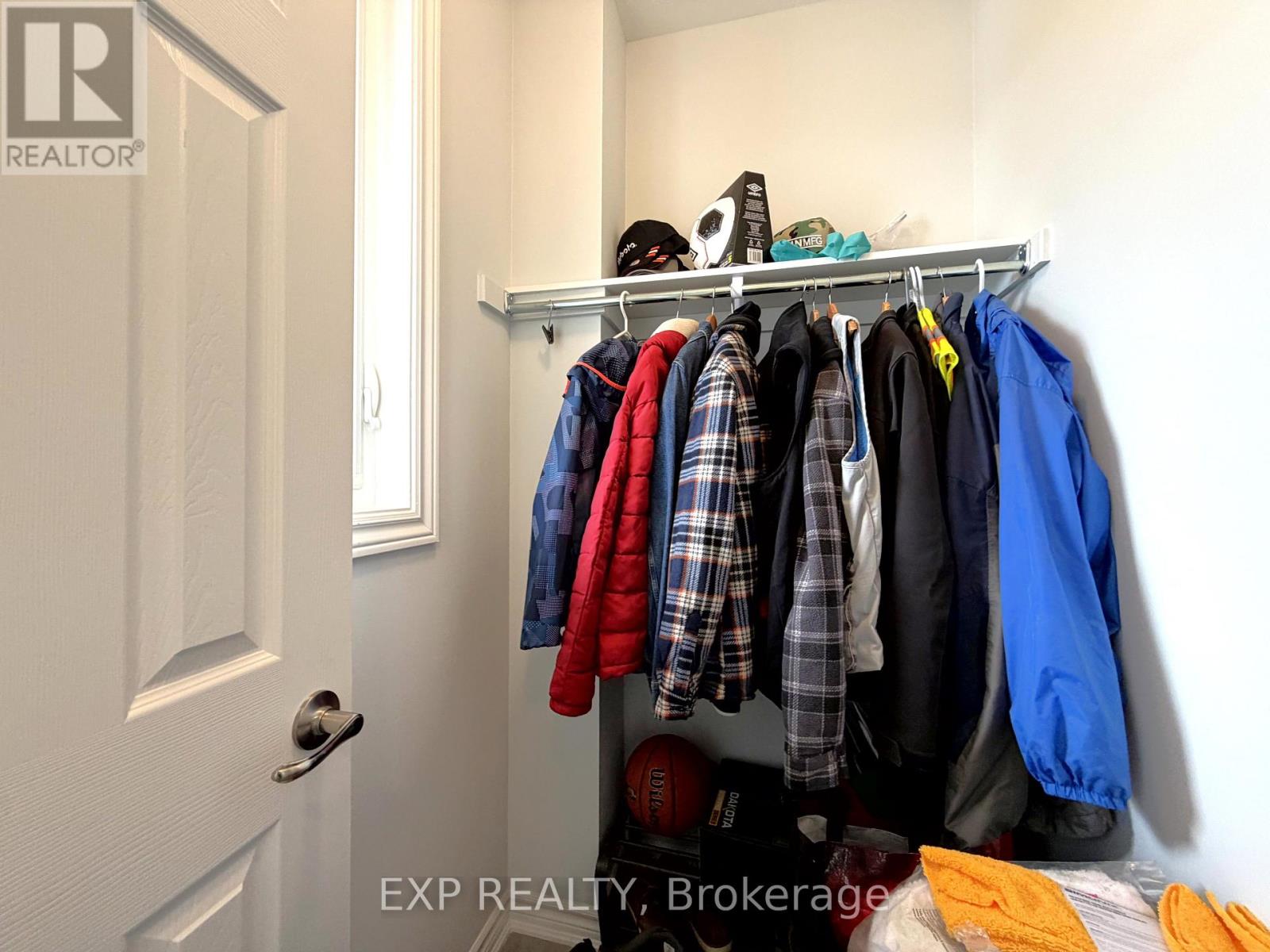 27 Bermondsey Way, Ottawa, Ontario K2S 2Y7 - Photo 4 - X14034412