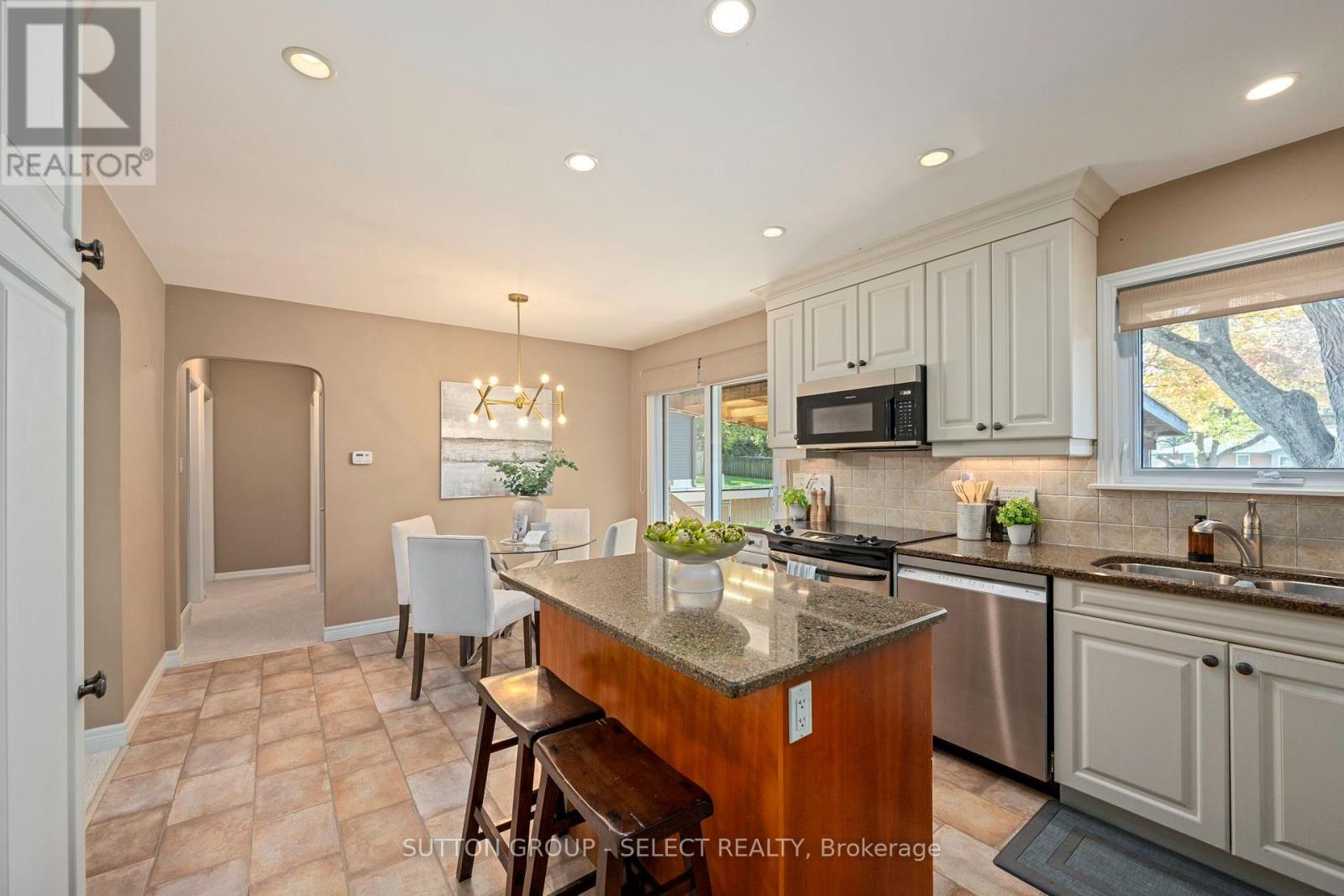 379 Willard Crescent, London South, Ontario  N6K 2H8 - Photo 9 - X14032802