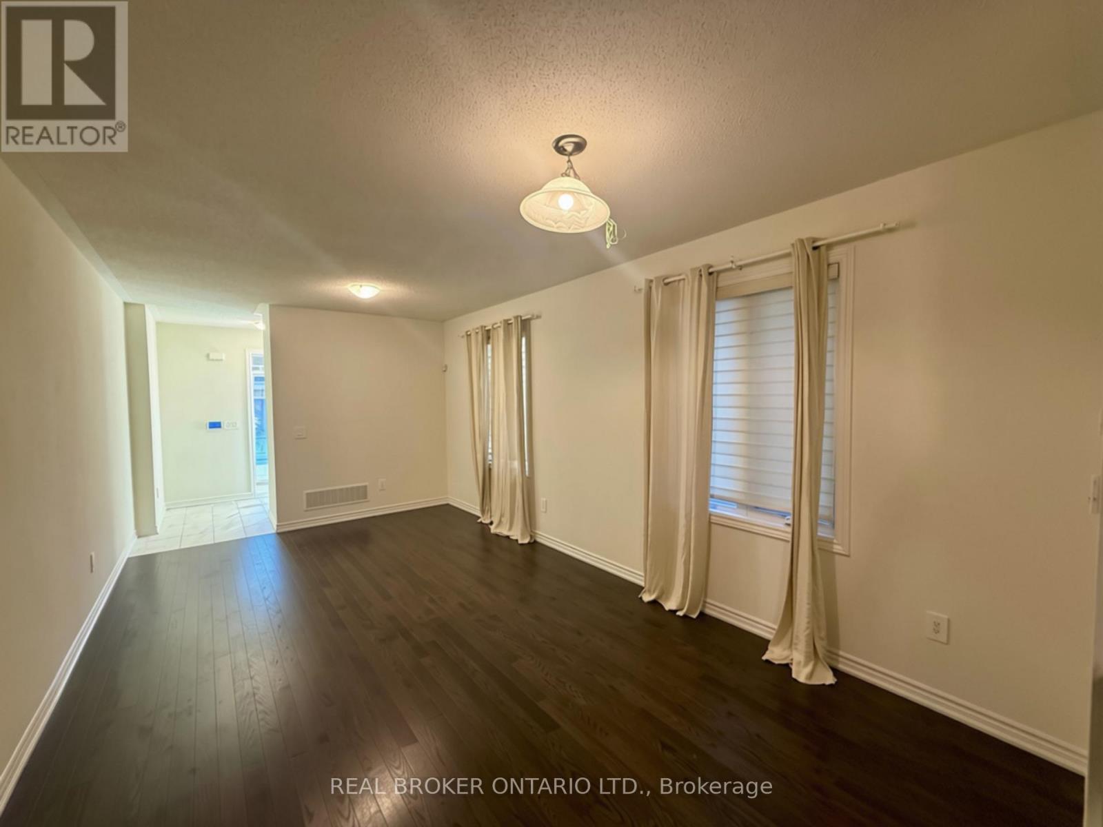 1559 Kitchen Court, Milton, Ontario  L9E 1Y7 - Photo 2 - W14034388