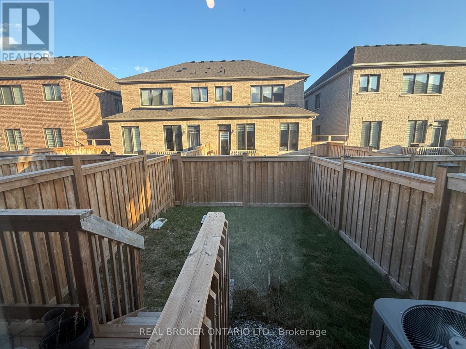 1559 Kitchen Court, Milton, Ontario  L9E 1Y7 - Photo 8 - W14034388
