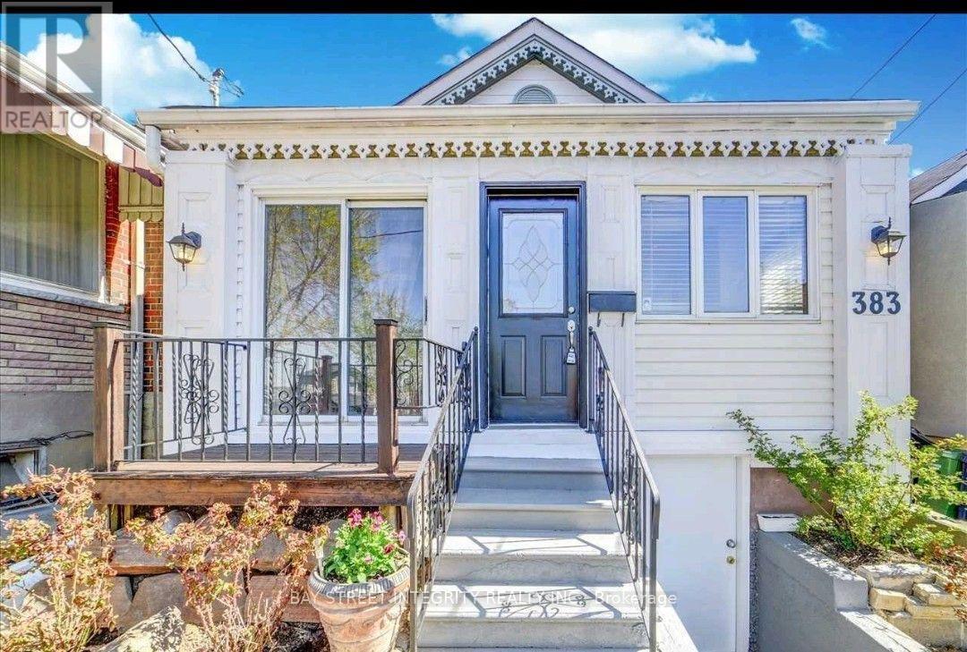 383 SILVERTHORN AVENUE, Toronto, Ontario
