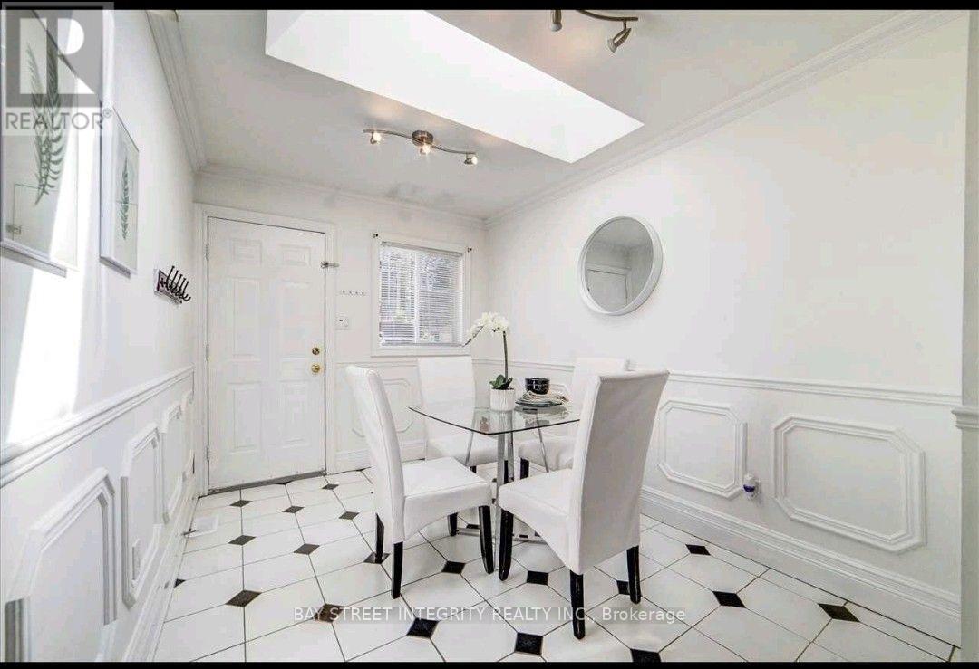 383 Silverthorn Avenue, Toronto, Ontario  M6M 3H1 - Photo 6 - W14034390
