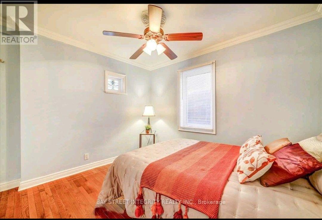 383 Silverthorn Avenue, Toronto, Ontario  M6M 3H1 - Photo 7 - W14034390