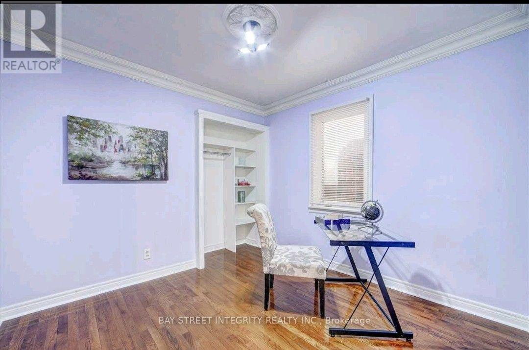 383 Silverthorn Avenue, Toronto, Ontario  M6M 3H1 - Photo 8 - W14034390