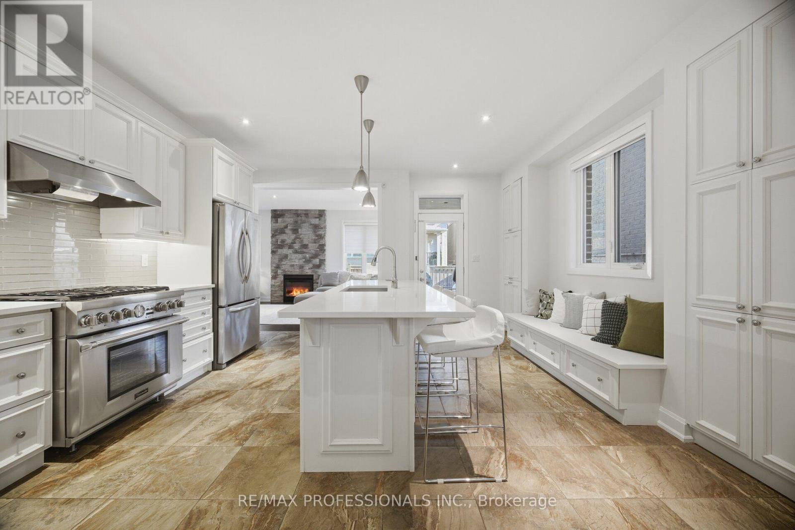 144 Cherryhurst Road, Oakville, Ontario  L6M 0W1 - Photo 10 - W14034450