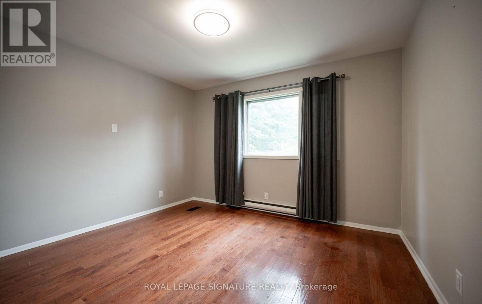 Upper - 16 Eleanor Court, Guelph (Grange Road), Ontario  N1E 1S8 - Photo 28 - X14034410