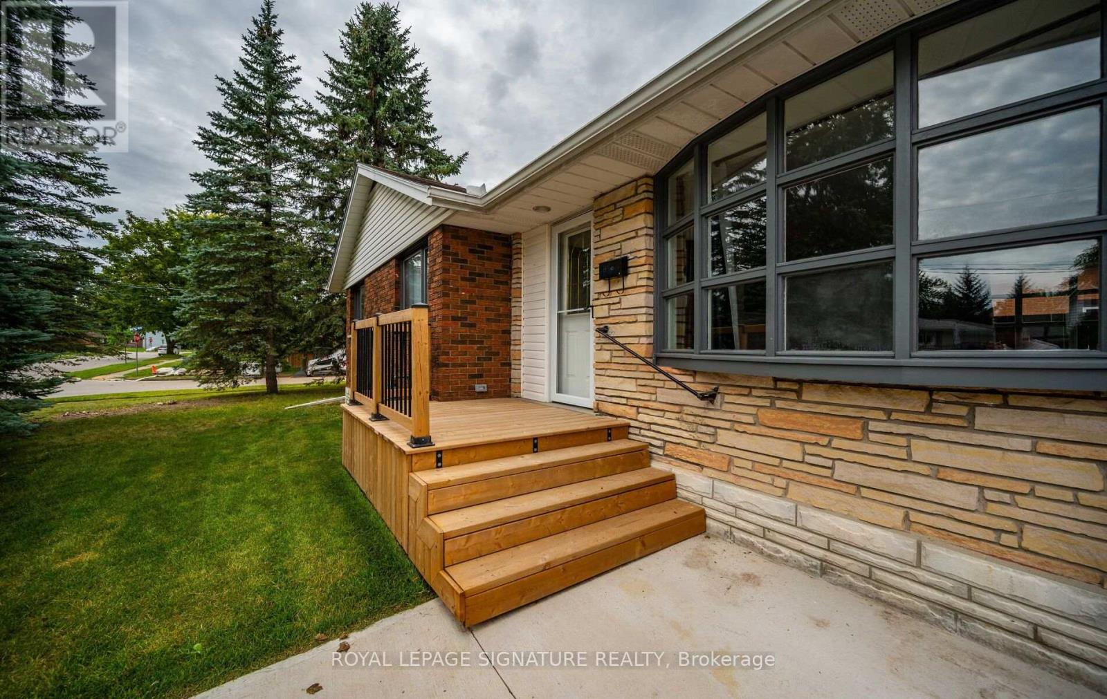 Upper - 16 Eleanor Court, Guelph (Grange Road), Ontario  N1E 1S8 - Photo 7 - X14034410