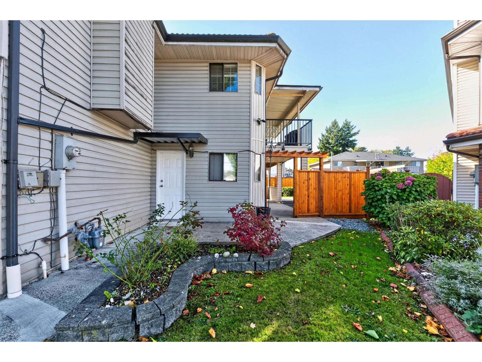 12353 81a Avenue, Surrey, British Columbia  V3W 0X8 - Photo 4 - R3172916