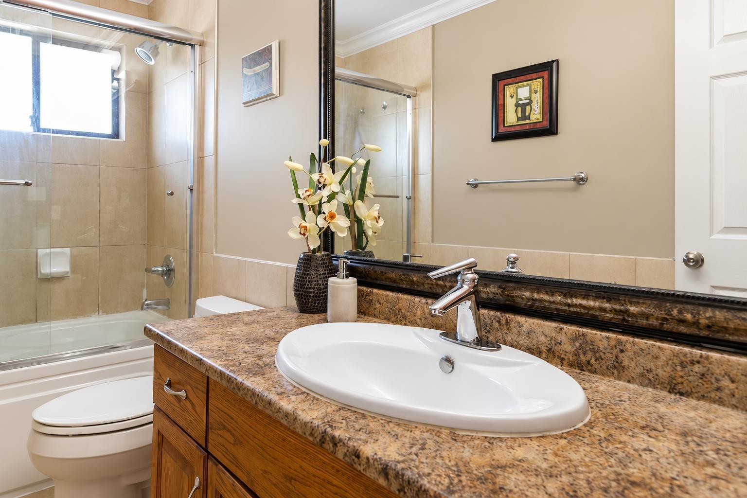 12353 81a Avenue, Surrey, British Columbia  V3W 0X8 - Photo 12 - R3172916