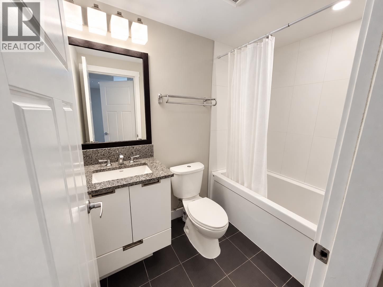 6xx 2968 Glen Drive, Coquitlam, British Columbia  V3B 0C4 - Photo 10 - R3172123